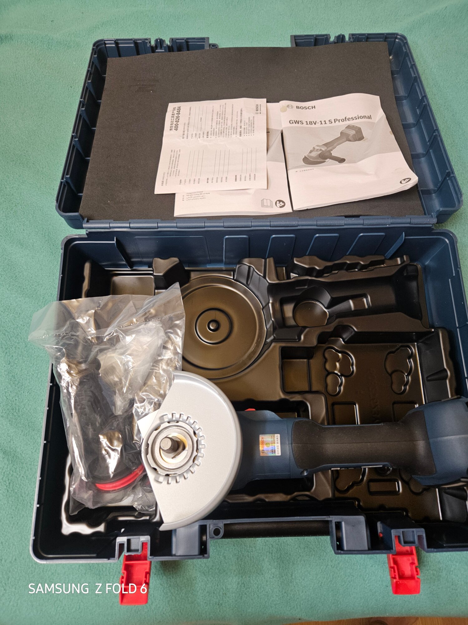 Аккумуляторная Шлифмашина угловая BOSCH GWS 18V-11S PROFESSIONAL(последняя версия 2025 г) Бесщеточный Болгарка (ушм) 125 мм 1000 Вт 18 B 3000-9000 об/мин без АКБ и ЗУ в кейсе с регулировкой оборотов