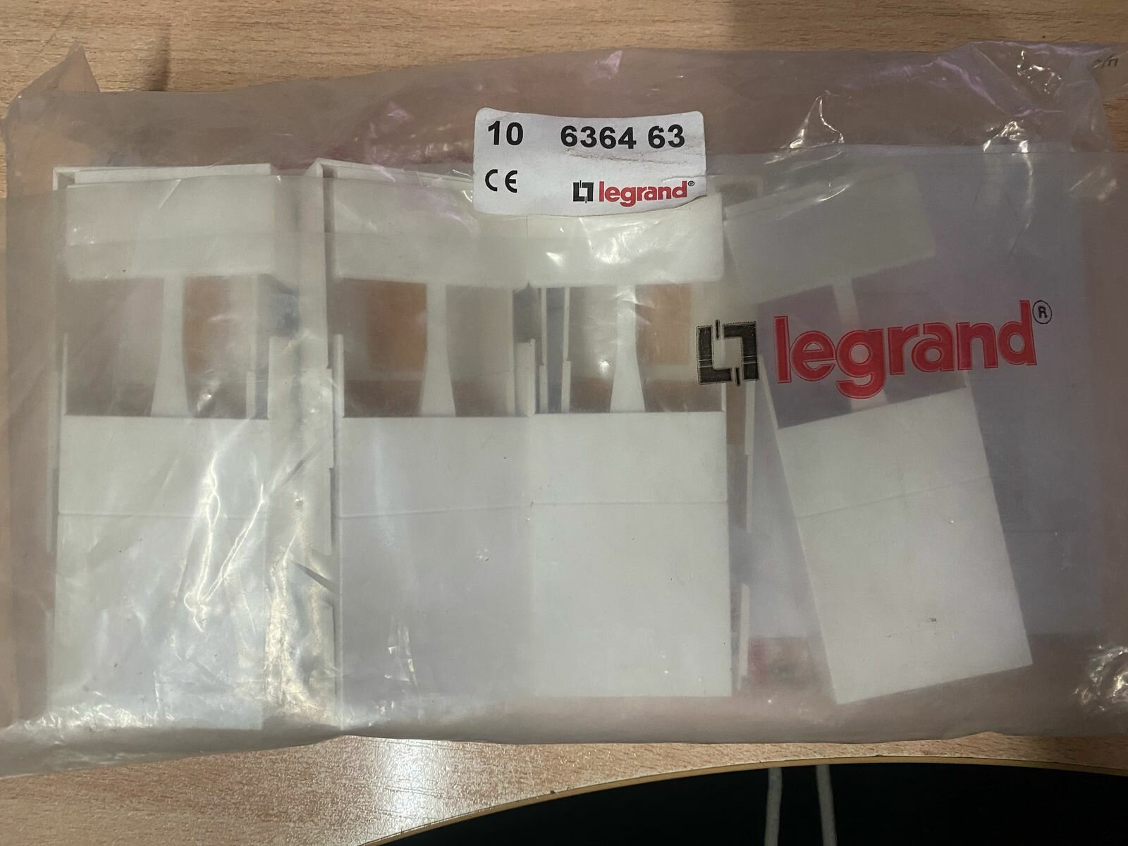 Legrand DLP-D Угол плоский и ответвительный белый(40x16) 636463