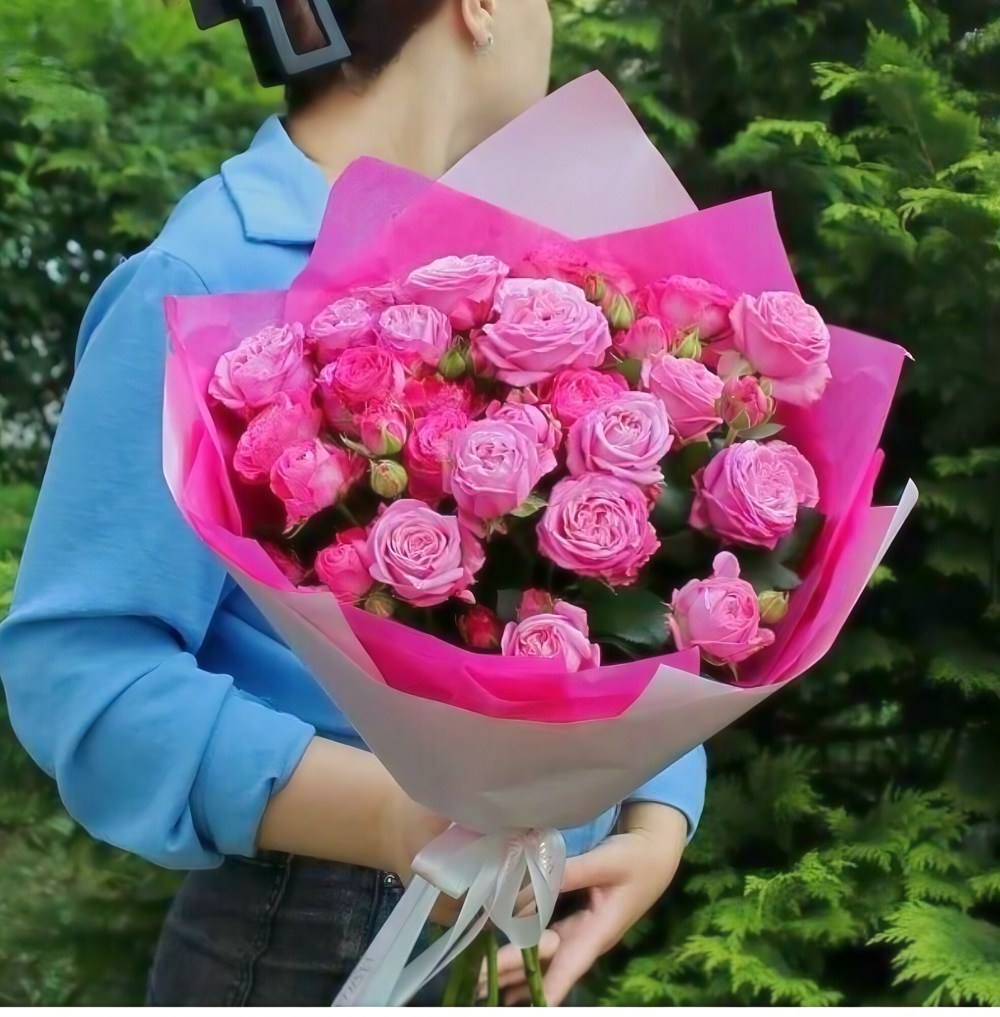 Букет из 7 кустовых пионовидных роз розового цвета премиум букет