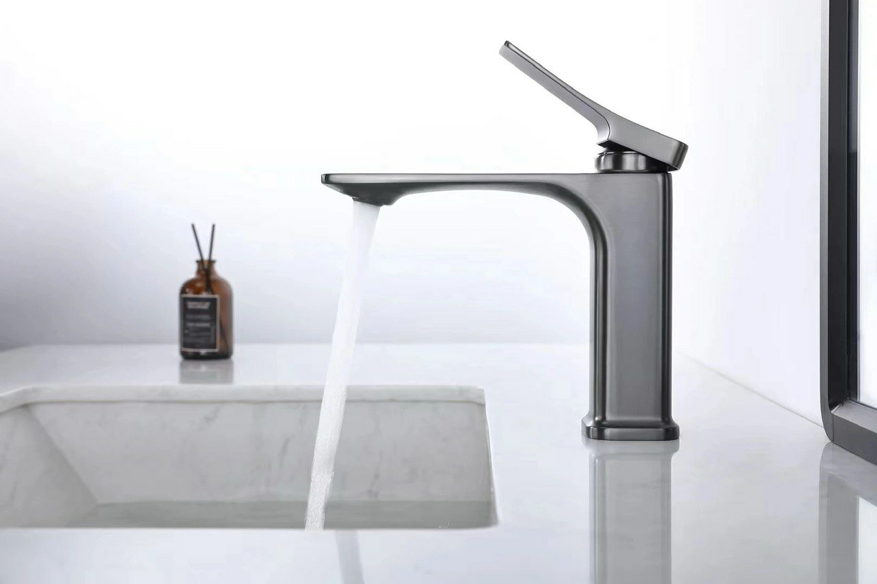 Смеситель OSSO - 557, серый алюминий, рычажное управление, гибкий подвод,