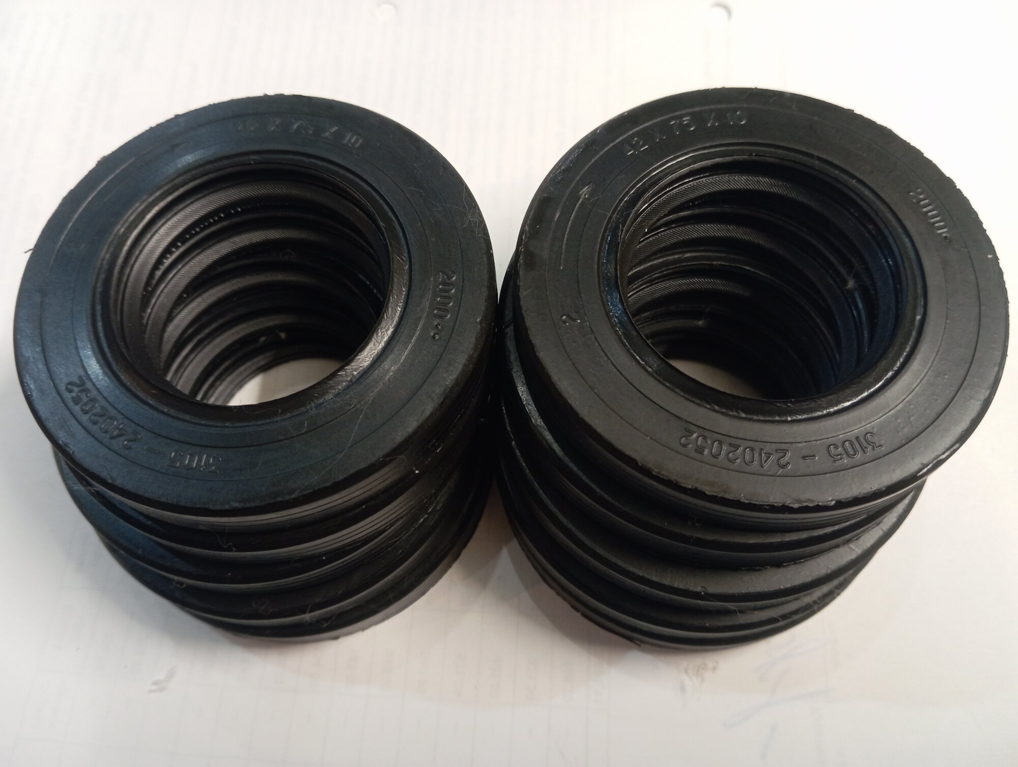 Сальник заднего моста ГАЗ 24 3110 3105 2705 3302.-2402052. 42*75*10. упаковка 10шт.