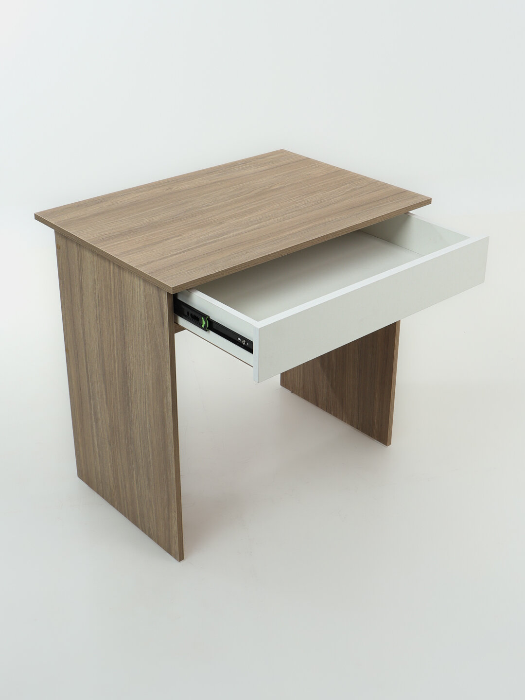 Письменный, компьютерный стол SOLO из ЛДСП с ящиком, 80*55*75 см