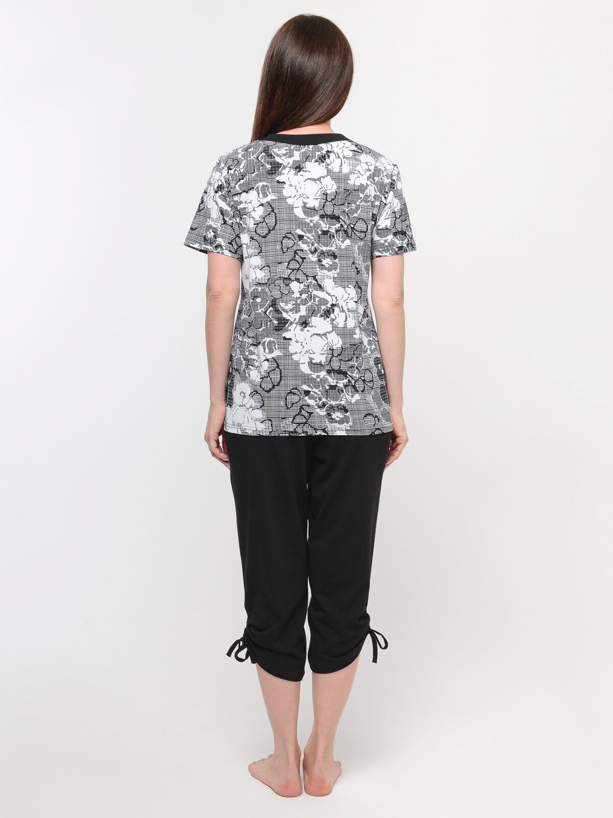 Пижама домашняя женская Алтекс футболка с бриджами черно-белая, размер 58 - фотография № 4