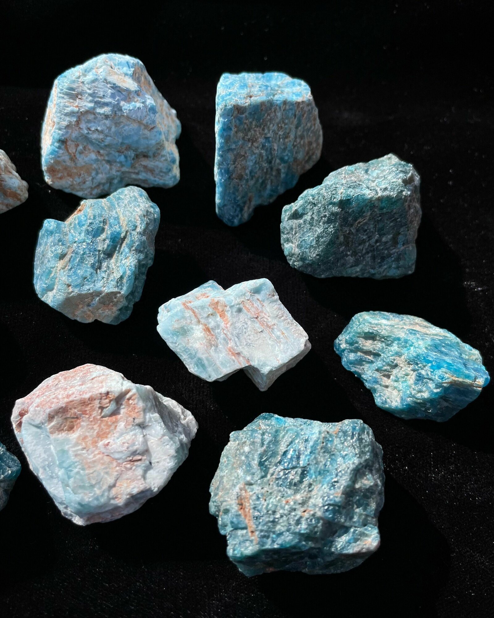 Натуральный камень Апатит, колотый, для декора, поделок, бижутерии, 3 см, 3 шт