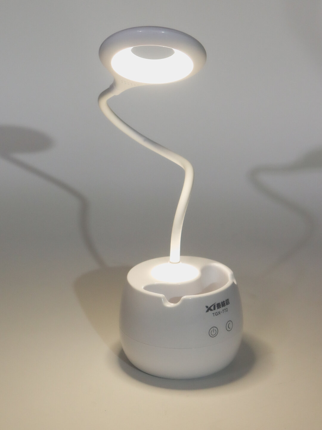 Аккумуляторная умная настольная лампа, Настольная LED лампа на струбцине, на аккумуляторе