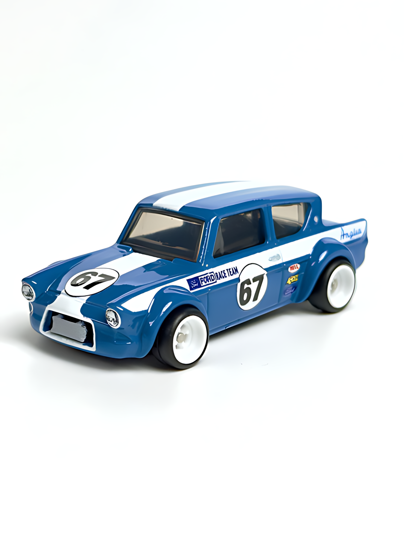 Машинка Hot Wheels Premium Boulevard 67 Ford Anglia Racer, масштаб 1:64, от 3 лет — фото 1