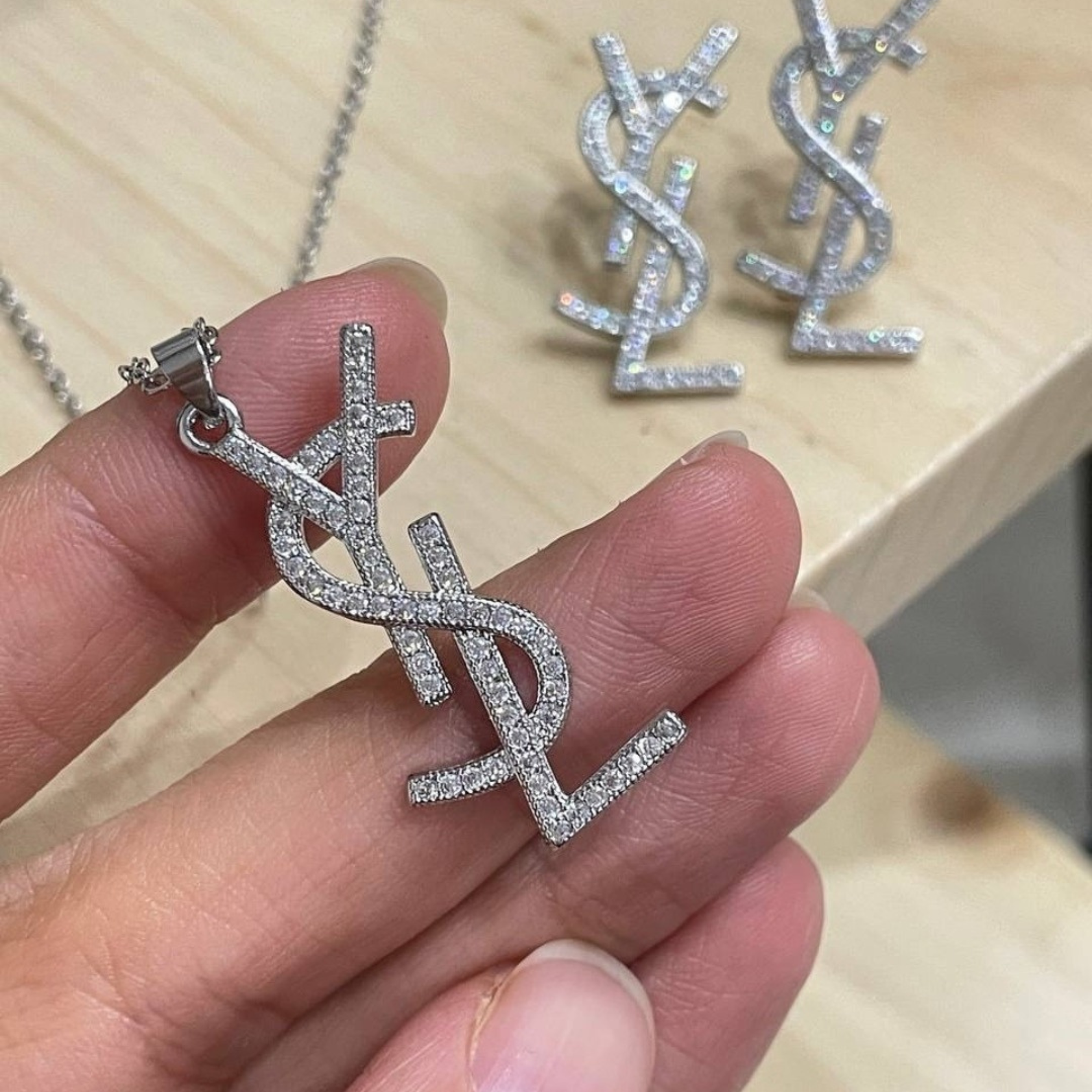 Комплект бижутерии, размер кольца 18.1, размер колье/цепочки 19 см