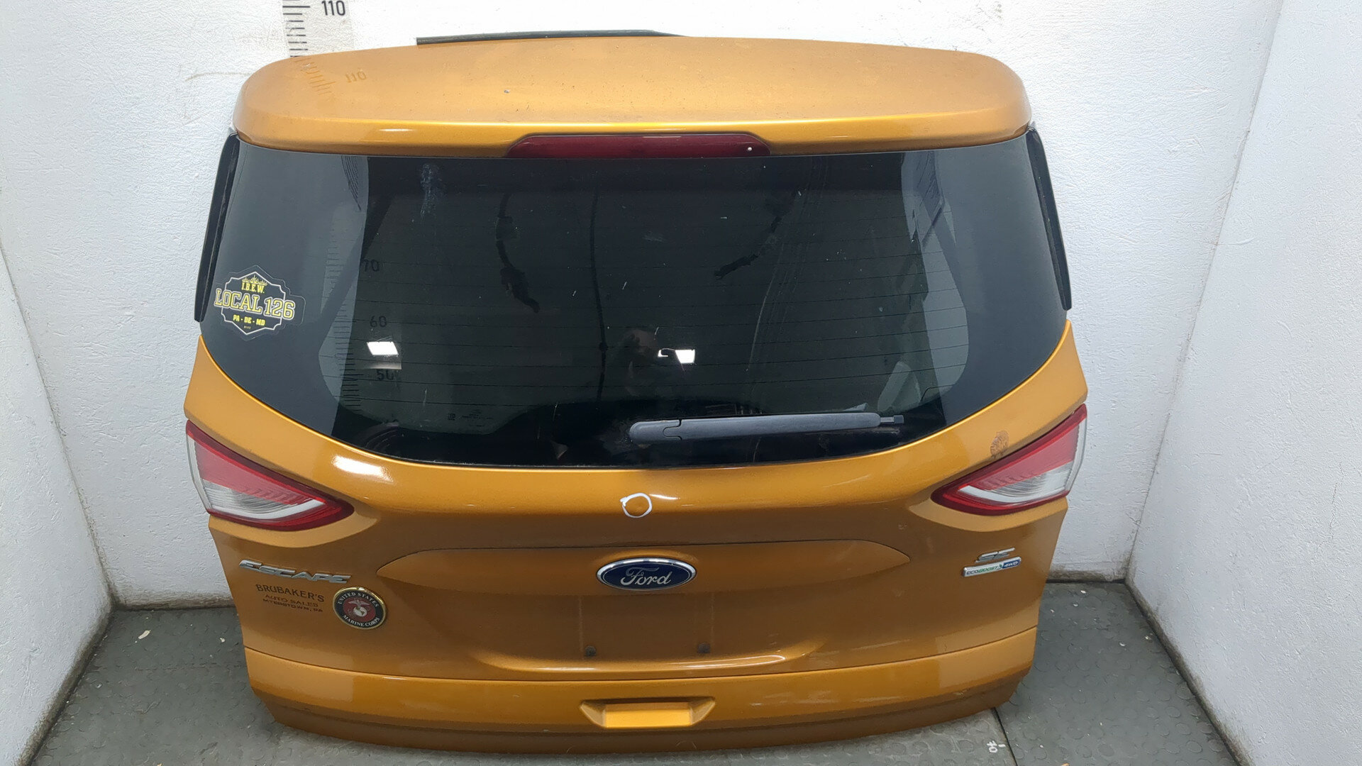 Крышка (дверь) багажника Ford Escape Б/У