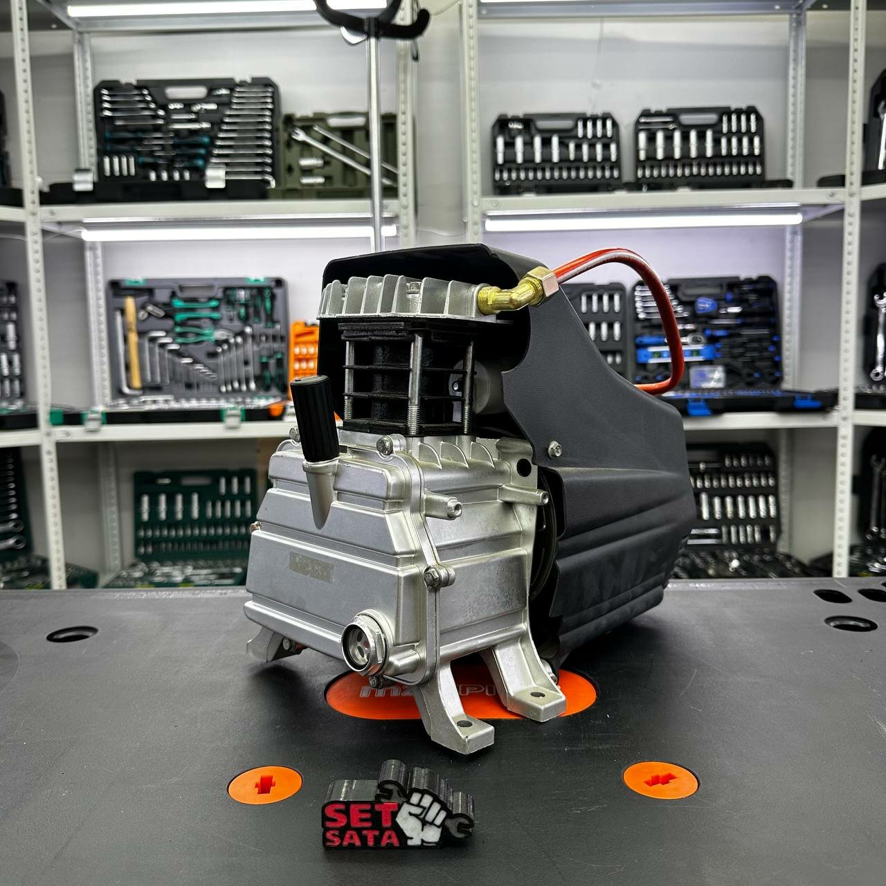 Головка на компрессор воздушный Electrolite FL-24 (200 л/мин 1100 Вт поршень 42 мм)