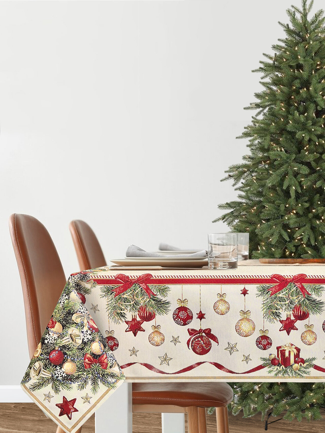 Скатерть гобеленовая Le Gobelin Новогодний пир 160х250 см золото