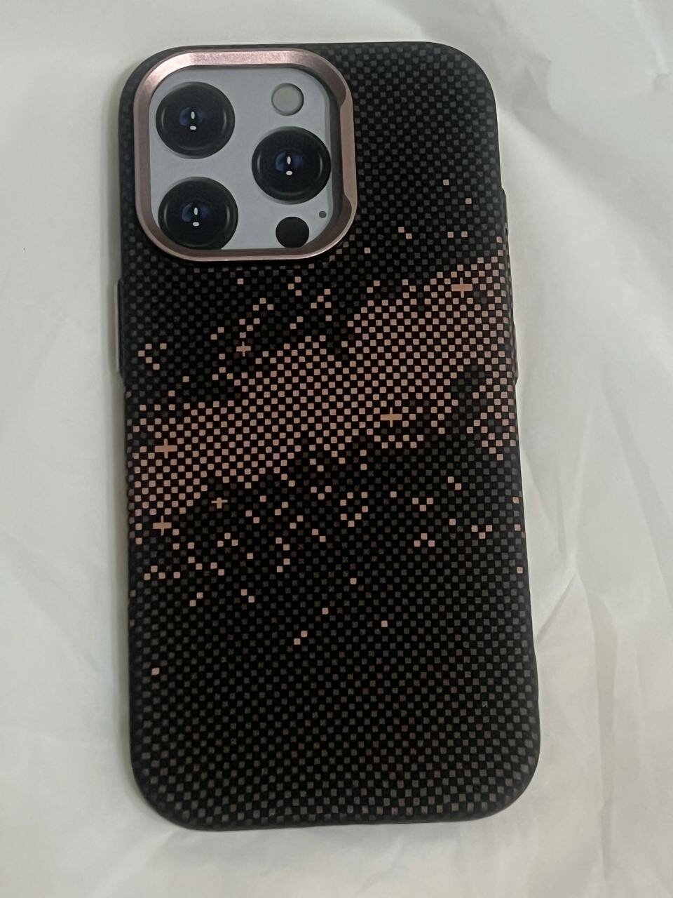 Чехол LUXO Life+ для iPhone 16 Pro , карбоновый, с MagSafe