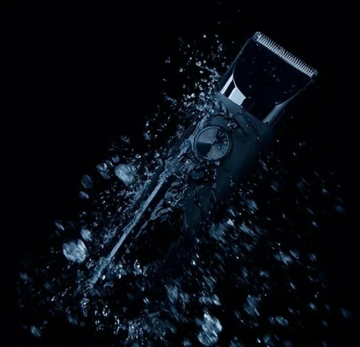 Короткая мужская стрижка, выполненная машинкой Xiaomi