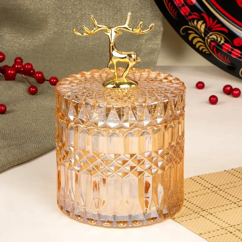 Конфетница с крышкой 490 мл 1 штука Подойдёт для хранения конфет цукатов сухофруктов и орехов.