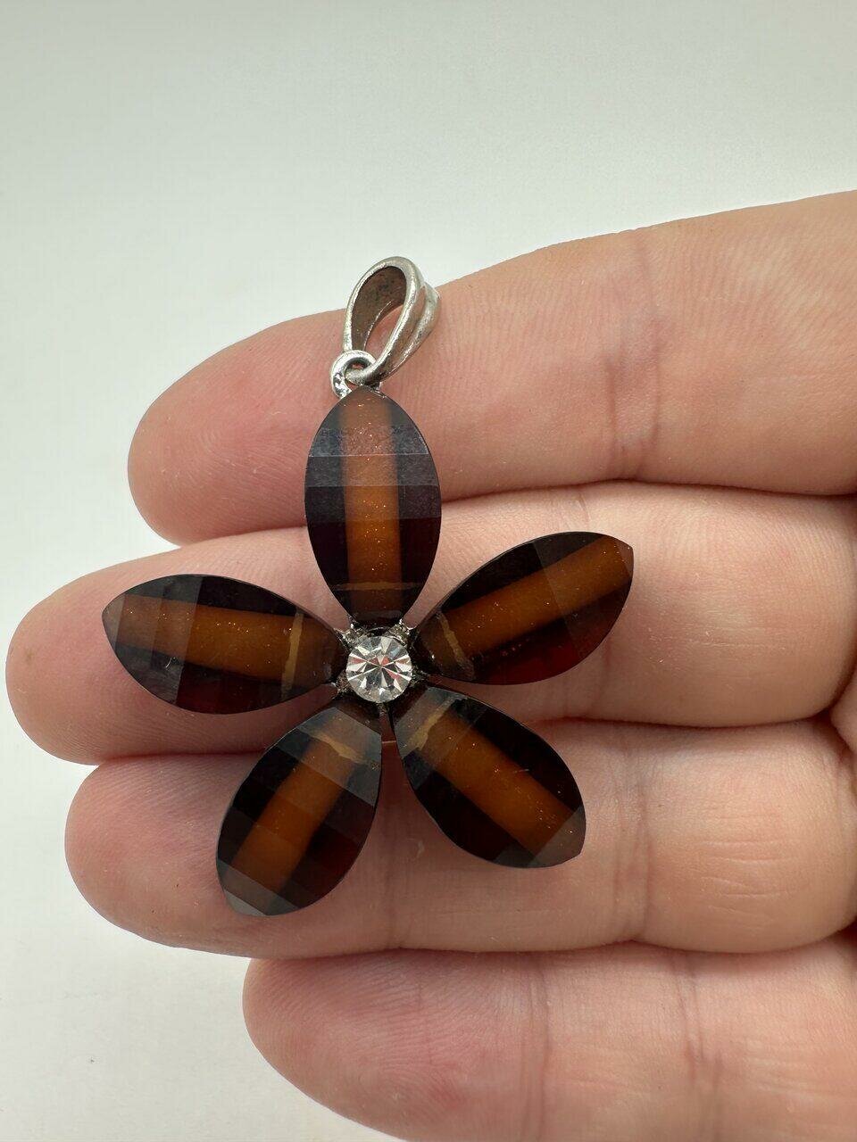 Кулон Винтажный цветок оригинальное исполнение