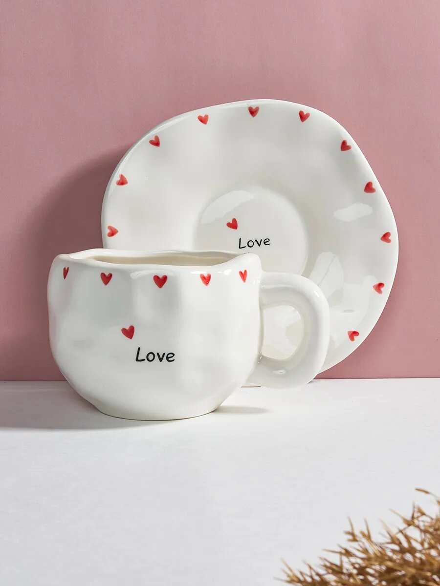 Чайная пара от бренда "Тепло в руках" - "Сердце", из керамики, белая, красная, ручная работа — фото 1