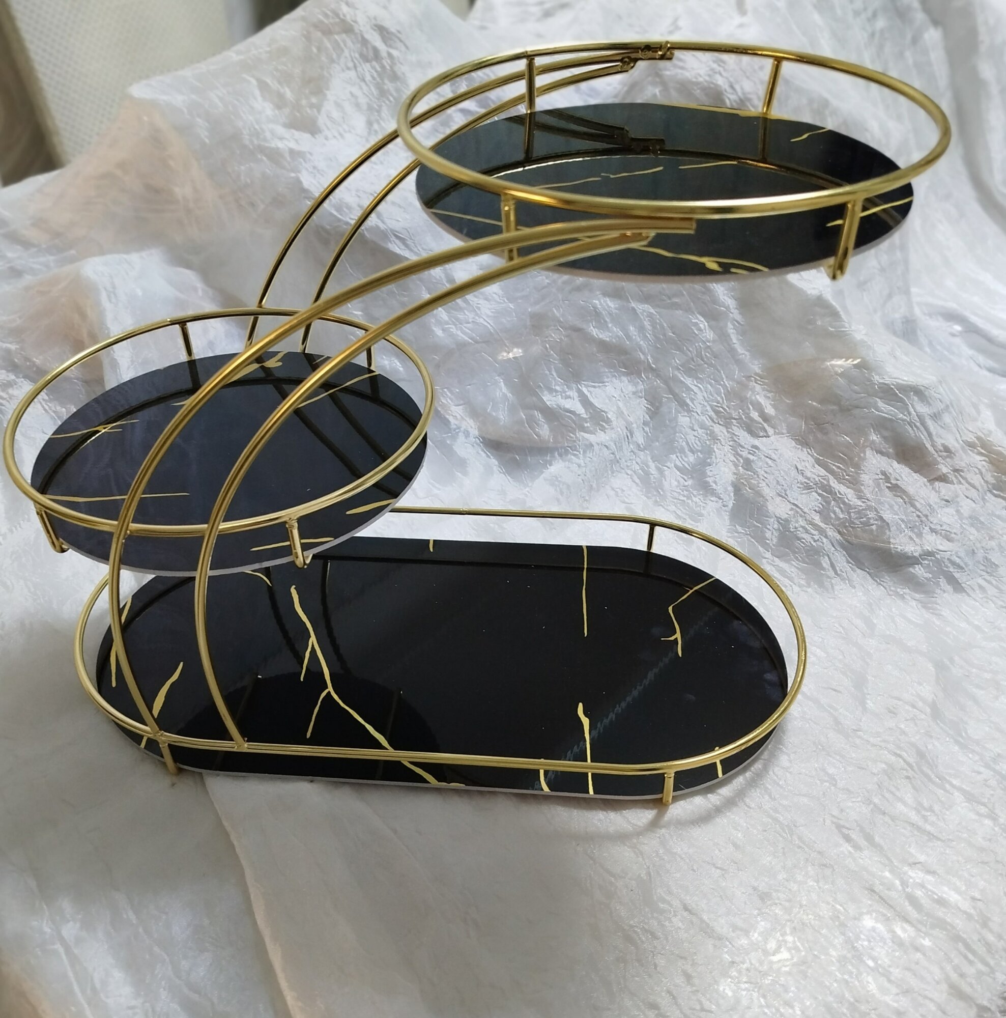 Oрганайзеры. Прочные трёхъярусные органайзеры из металла для косметики и банных принадлежностей. Для косметики,