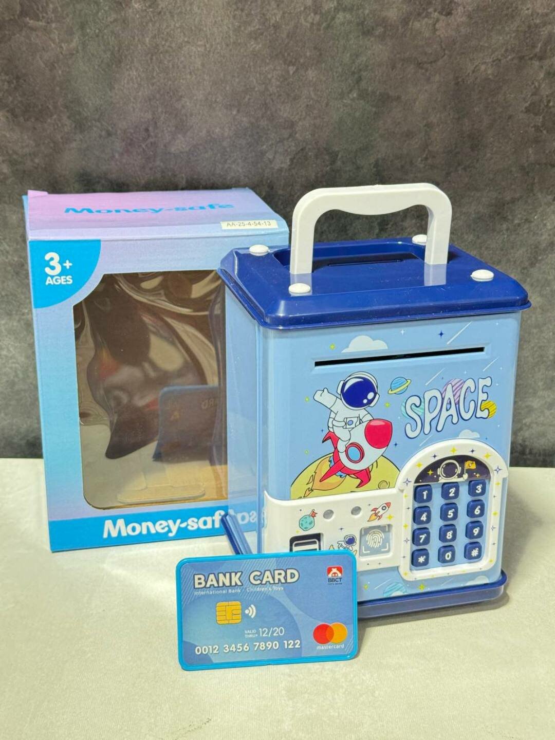 Сейф для денег для мальчиков с мультяшными персонажами: безопасность и стиль