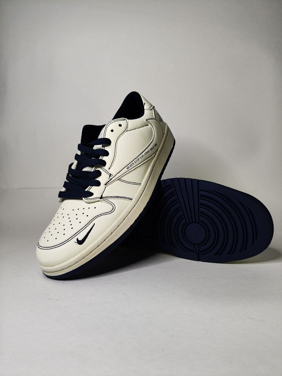 Кроссовки NIKE Air Jordan 1 Low OG, размер 40, white — фото 1