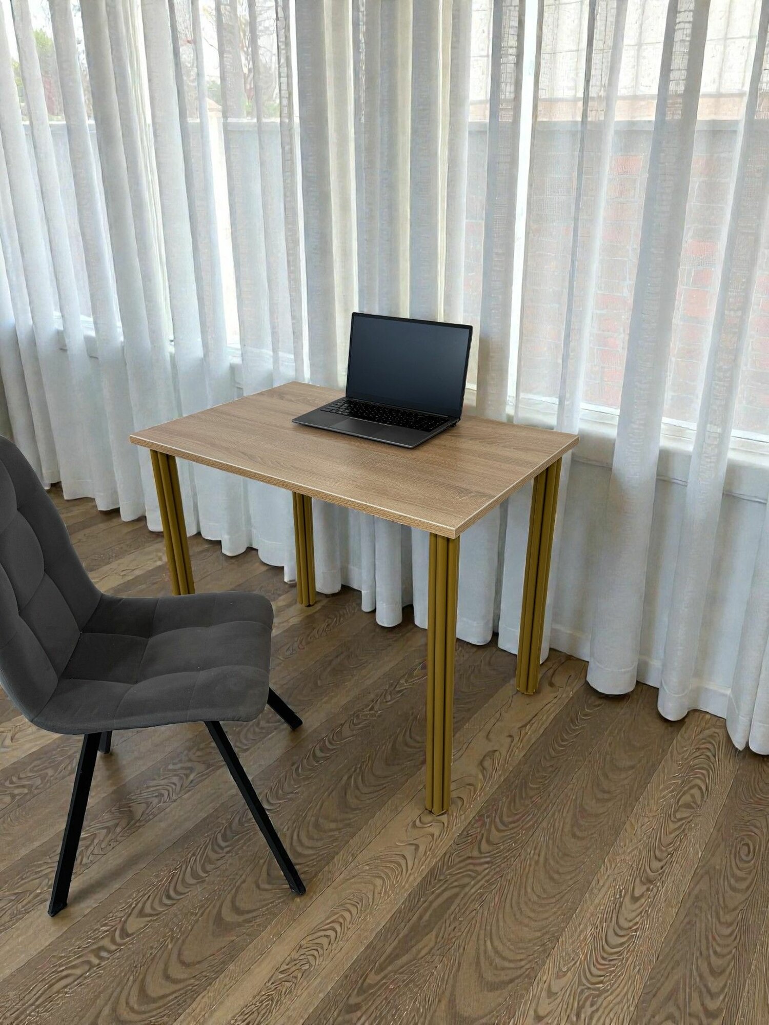 Стол дизайнерский компьютерный/ цвет Дуб Сонома, 90*60 см. Ножки золото.