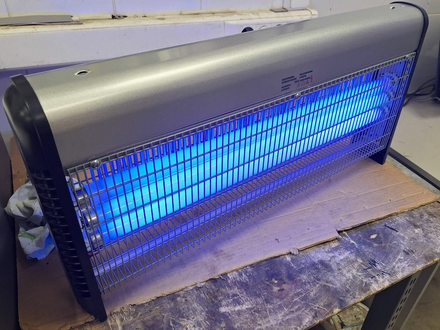 Ловушка для мух, комаров AIRHOT IK-60W 160м2 инсектицидная электрическая, лампа от комаров и насекомых уличная, для дома. Товар уцененный
