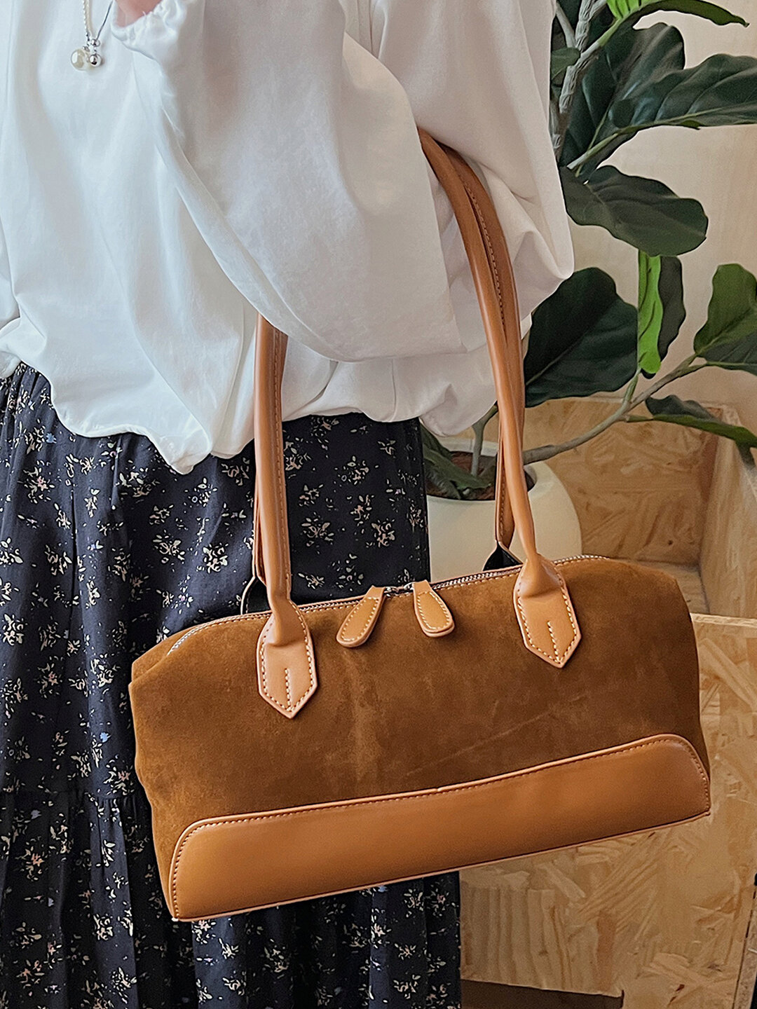 Сумка клатч , фактура тиснение, под рептилию, бежевый — фото 1