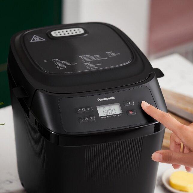 Изображение SD-PN100KTS компактная хлебопечь Panasonic, без диспенсера, 18 программ, таймер до 13 ч, черный