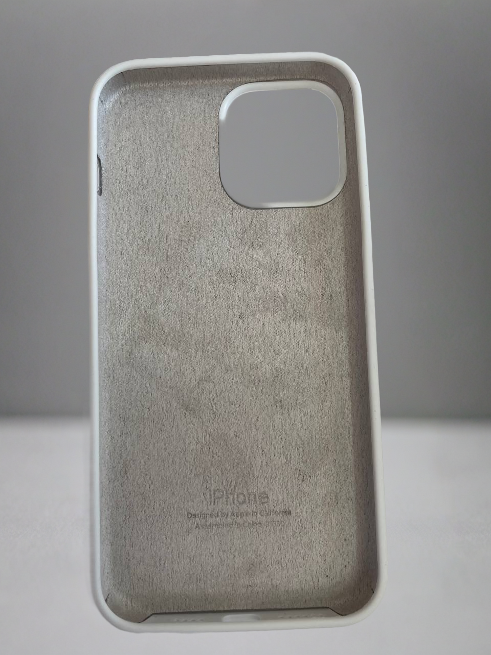 Силиконовый чехол для iPhone 16 Pro Max, с логотипом, тонкий и мягкий, — фото 1