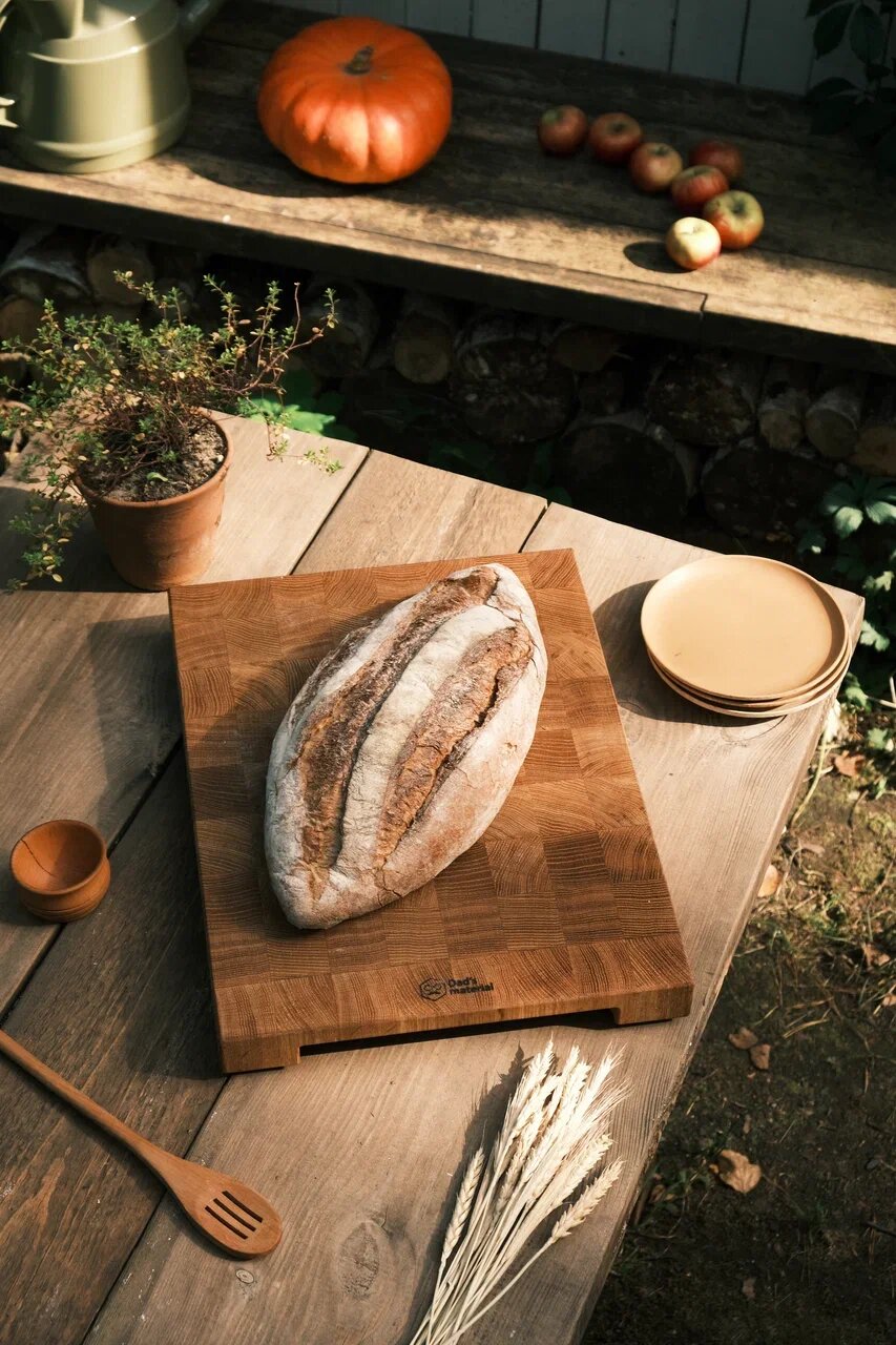 Разделочная доска Dad's material, дуб, XL с ножками, прямоугольная 40х30х3.7 см — фото 1