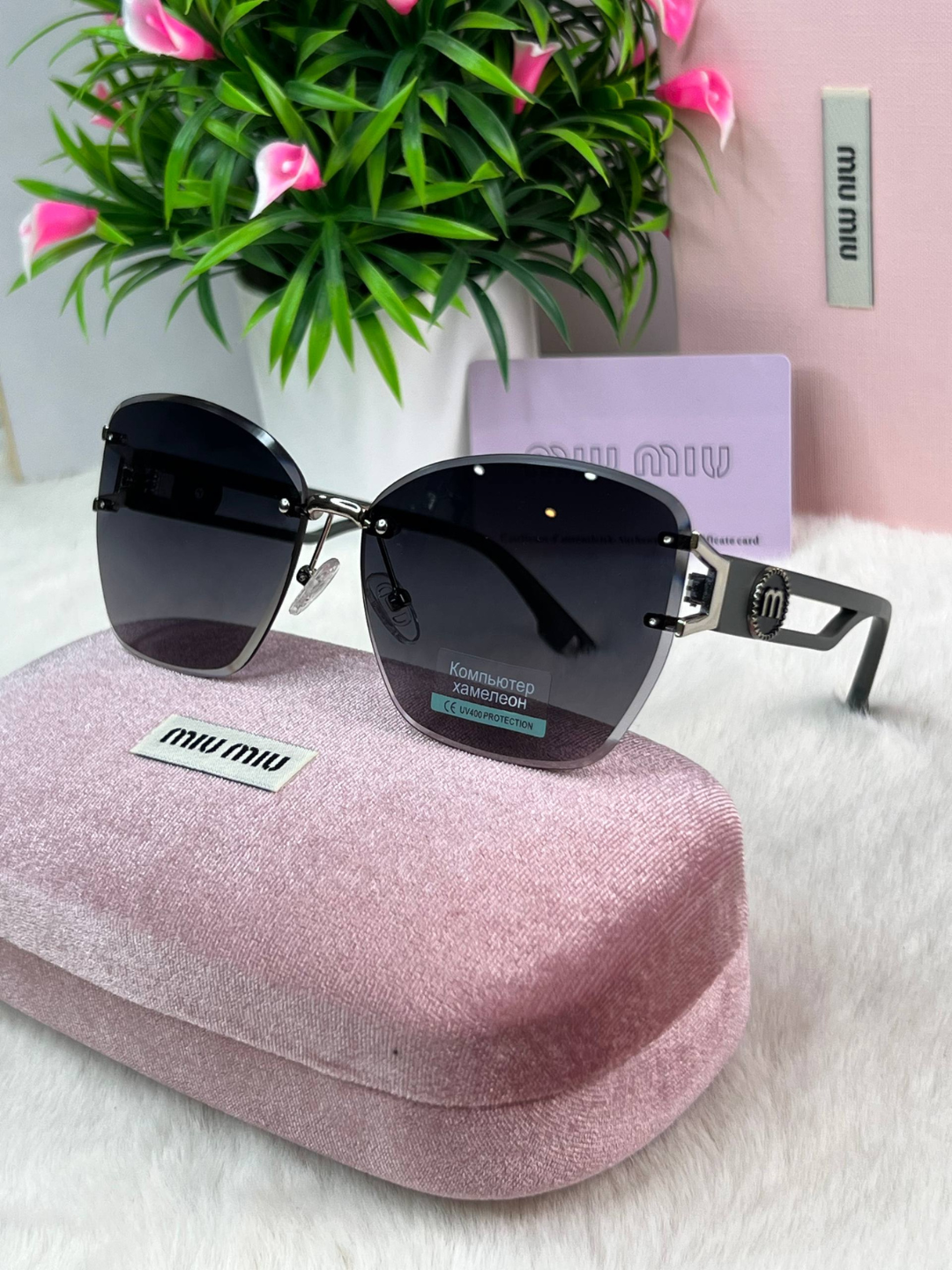 Солнцезащитные очки Miu Miu, черный