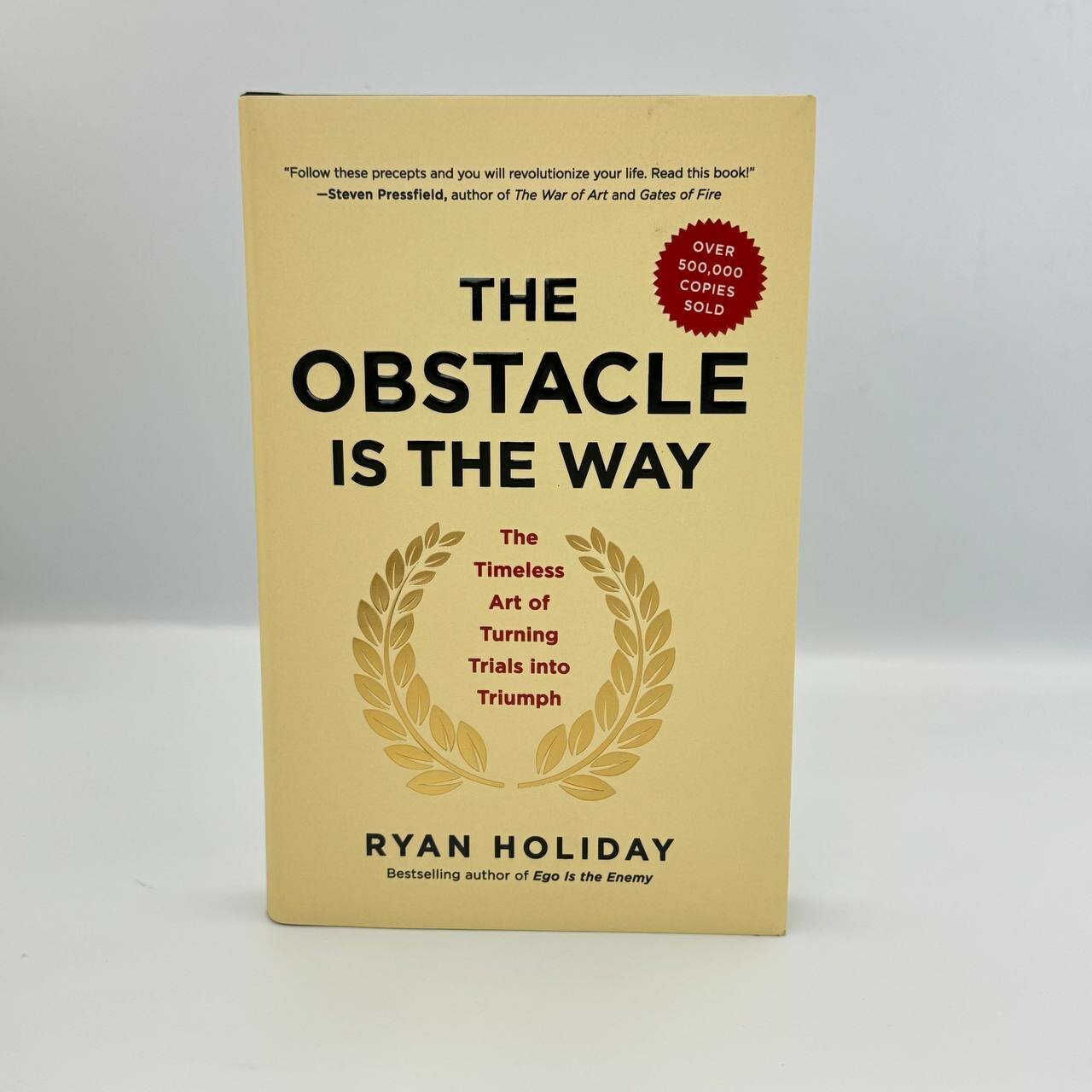 Книга "The obstacle is the way" Ryan Holiday, твердый переплет, 203 страницы