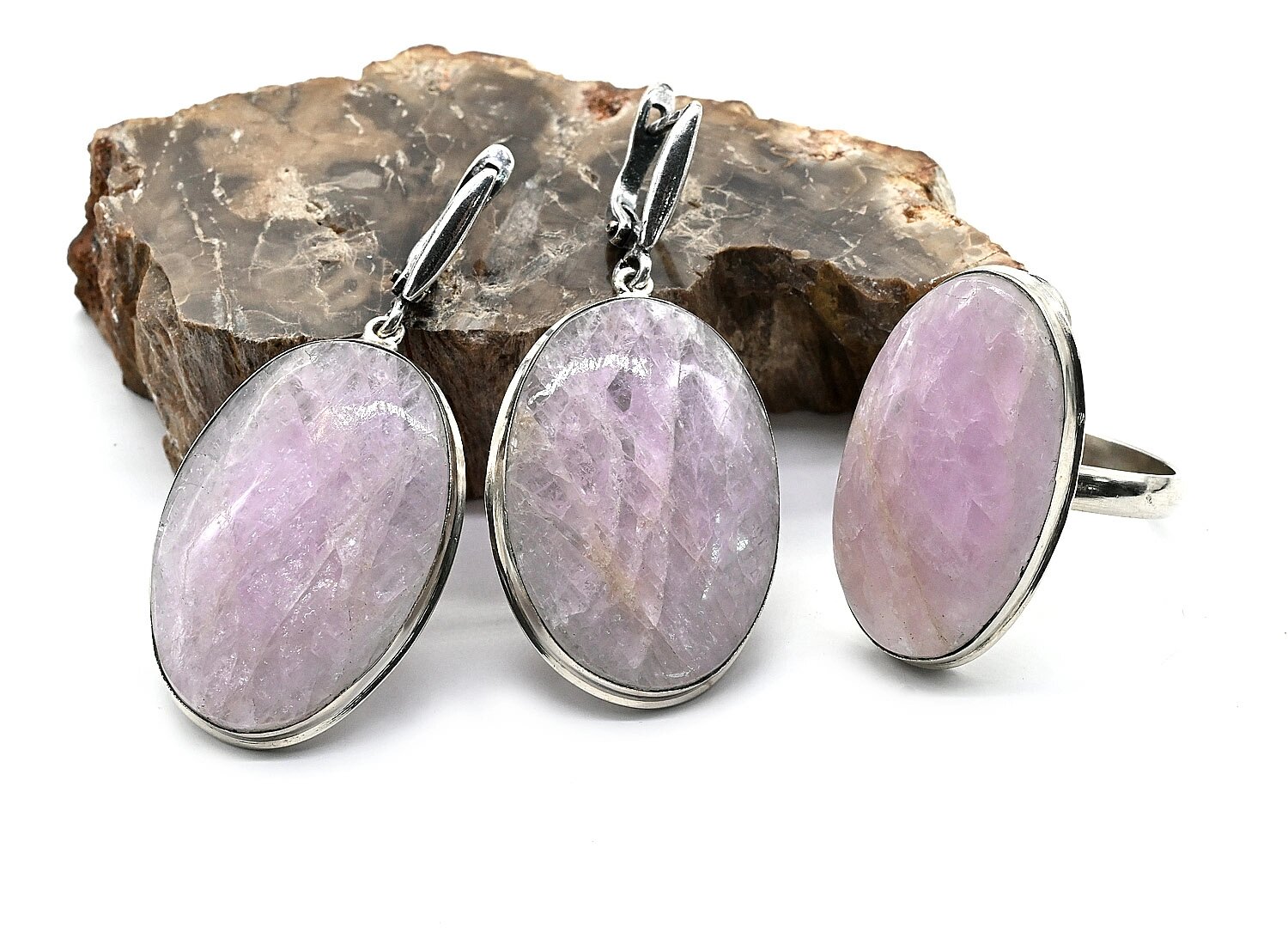 Комплект бижутерии, кунцит