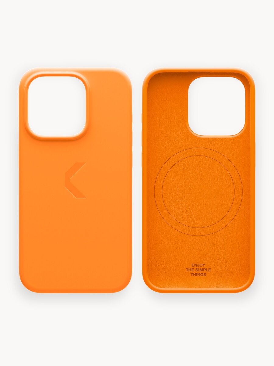 Силиконовый чехол COMMO Shield Case для iPhone 15 Pro, с поддержкой беспроводной зарядки, Оранжевый