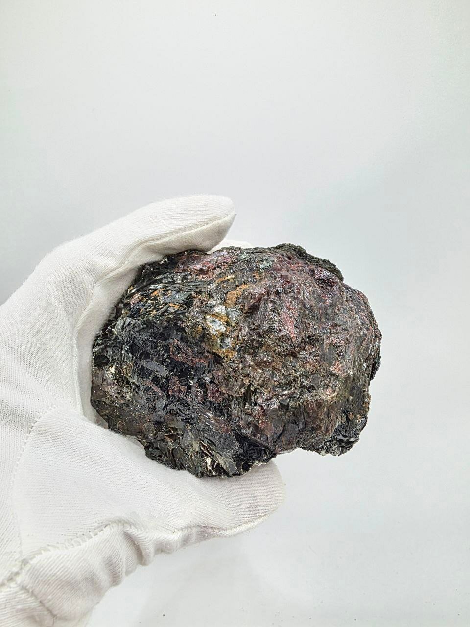 Гранат (альмандин) коллекционный 89 мм, 642 г, Северная Карелия — фото 1