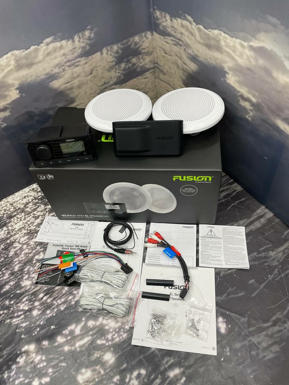 Морская магнитола Fusion MS-RA60 +2 динамика