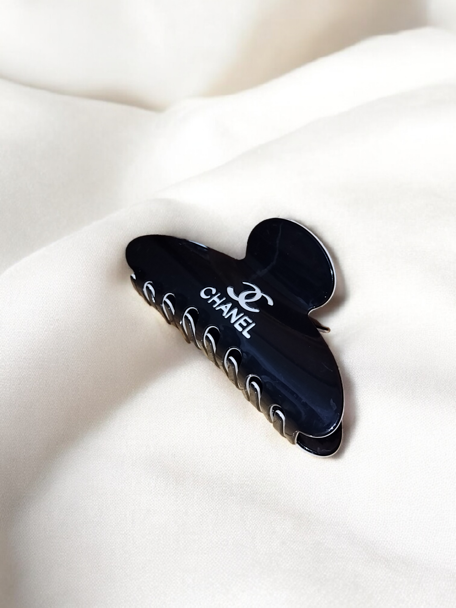 Крабик заколка от Merve Chanel Крепко держит волосы, не повреждая их