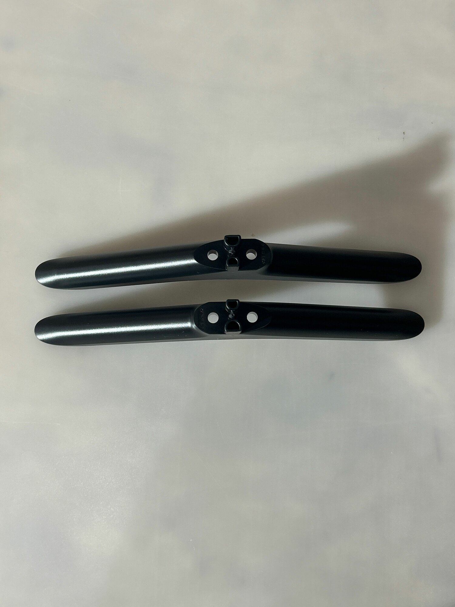 Подставка комплект комплект 2 шт (черный), для телевизора HI HY-43U01FB