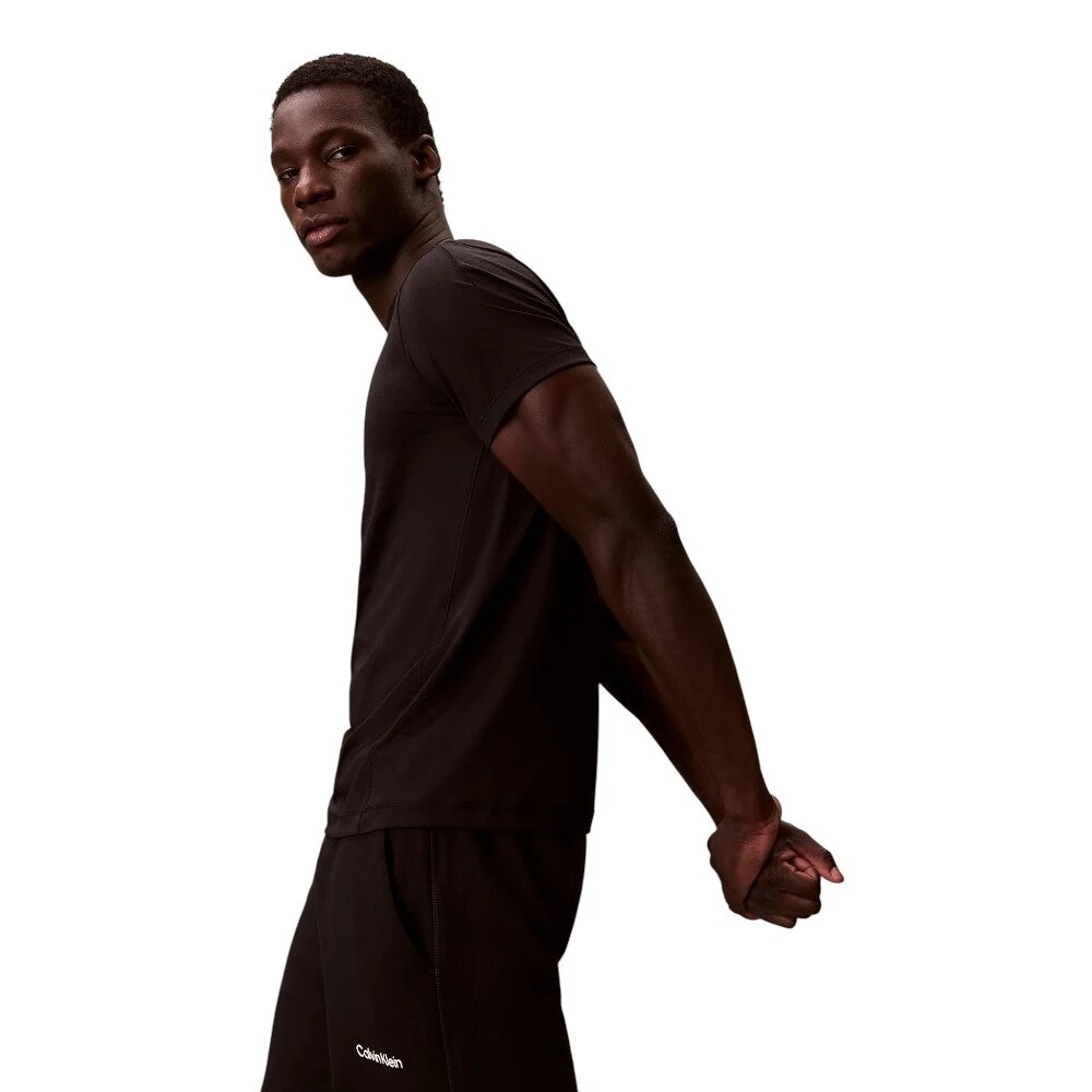 Футболка CALVIN KLEIN, размер  S, черный — фото 1