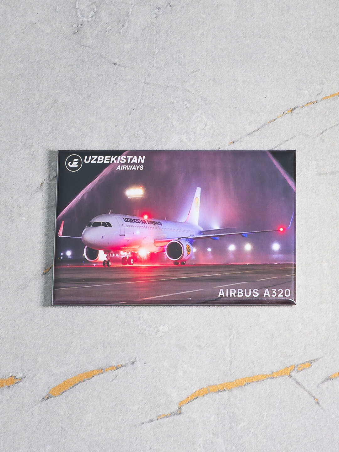 Фото магнит (авиасувенир), фото самолёта Airbus A320 Uzbekistan Airways, размер 8x5 см
