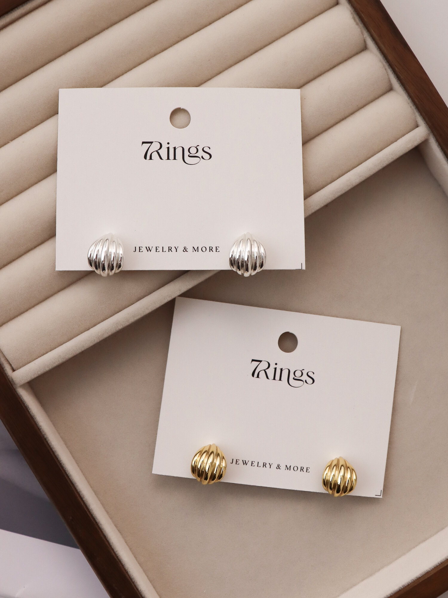 Серьги пусеты