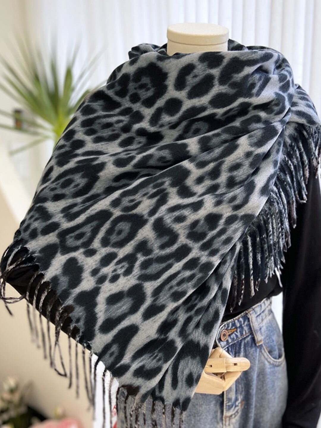 Шарф  Шарф женский легкий, палантин для мужчин и женщин,180х70 см, серый