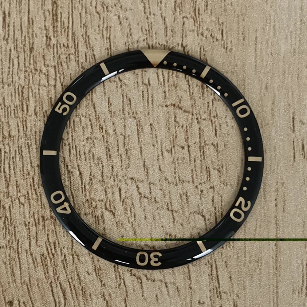 Резиновый и алюминиевый ободок для часов UMQ 38 мм