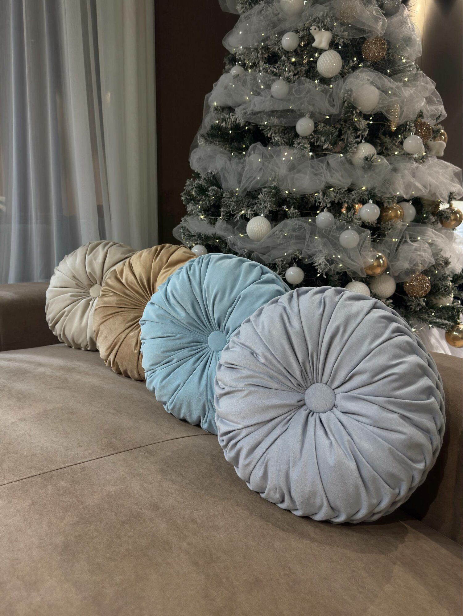 Подушка, мягкая, велюровая, с необычным дизайном, для уюта и декора