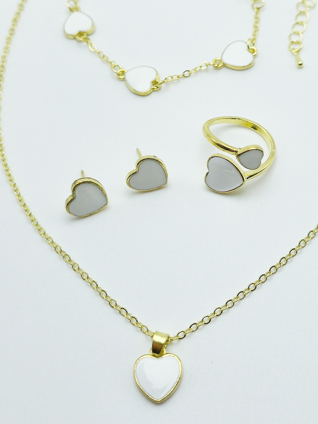 Комплект бижутерии, размер кольца: безразмерное, размер браслета 21 см, размер колье/цепочки 41 см, белый — фото 1