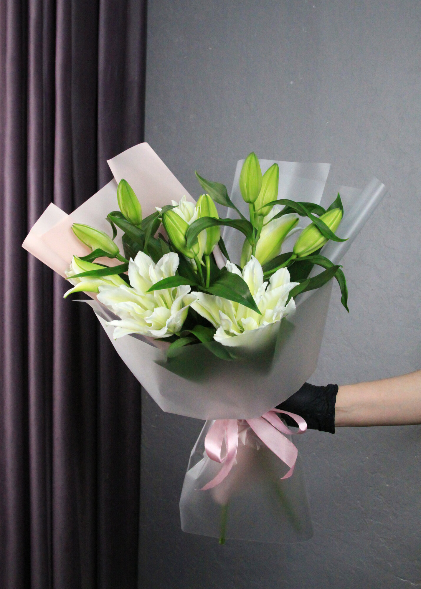 Букет из 3 пионовидных лилий