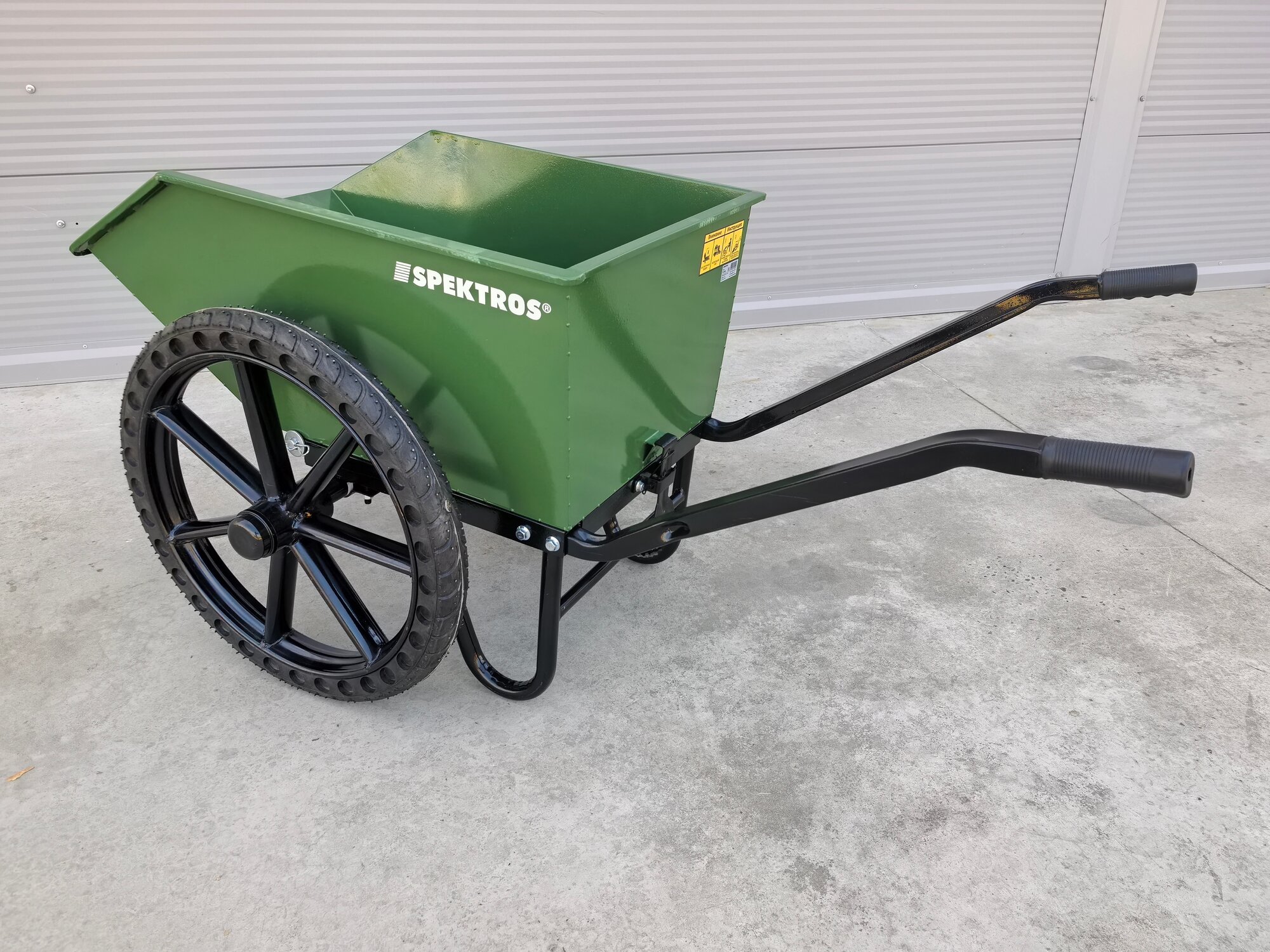 Тачка садовая строительная SPEKTROS TS-550L