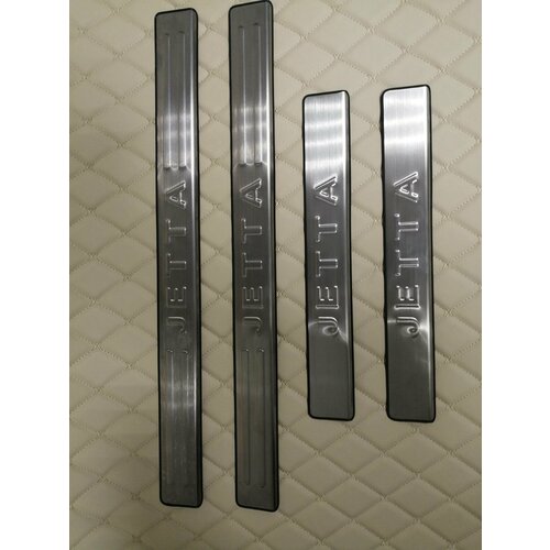 Накладки на пороги VW Jetta 