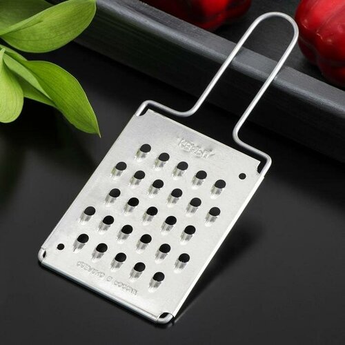 Тёрка плоская для овощей Помощник 2085 см 440₽