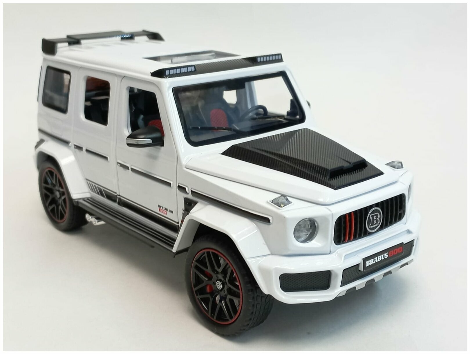 Внедорожник MERCEDES G-Wagen металл