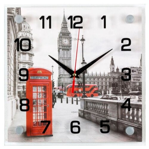 фото Часы настенные квадратные 21 век лондон для кухни спальни прихожих с плавным ходом большими арабскими цифрами корпус двп минеральное стекло циферблат с рисунком работа от пальчиковой батарейки аа ширина 25 см