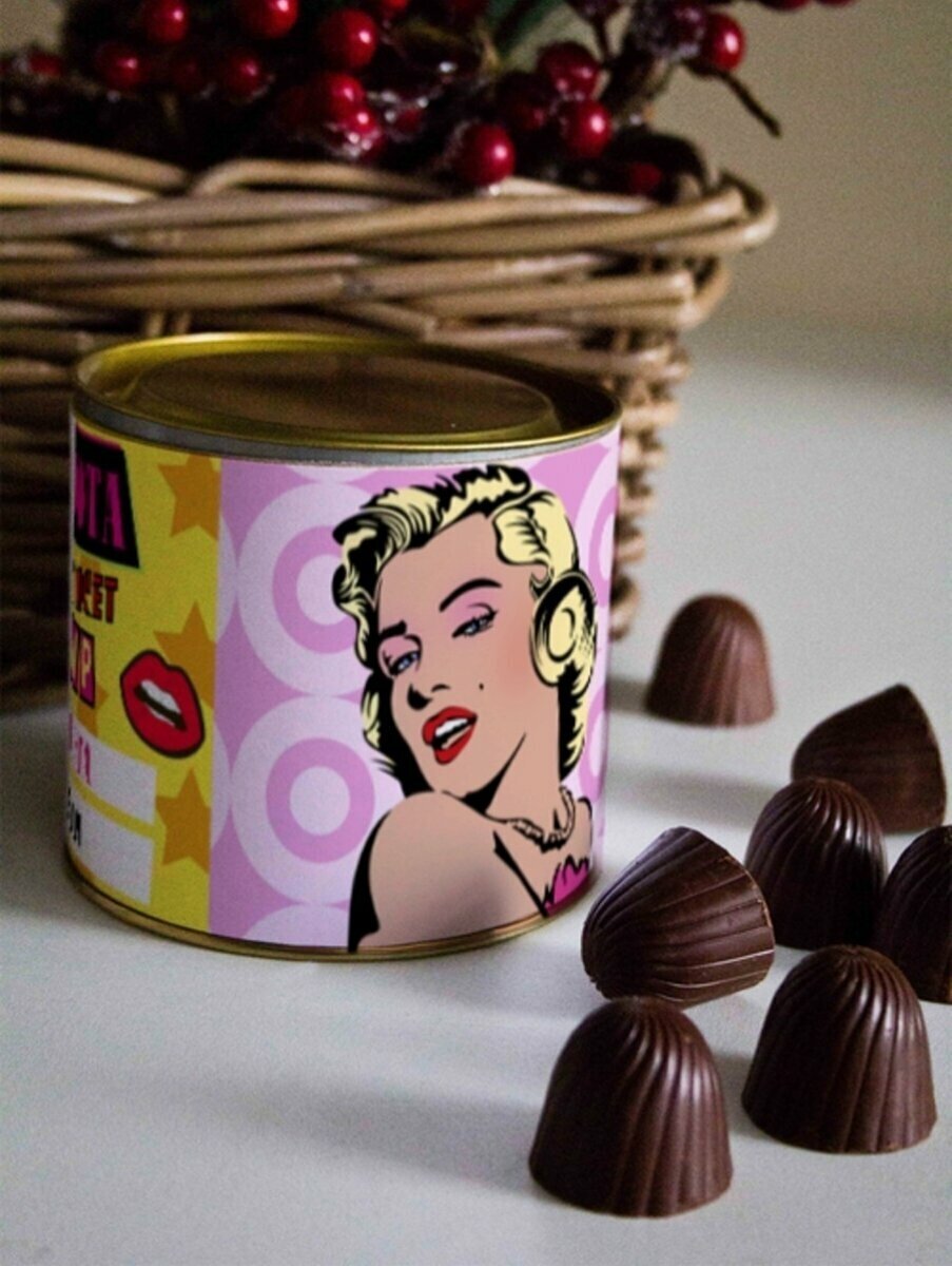 Шоколадные конфеты "Красота спасет мир" Нелли подарок на 8 марта любимой женщине маме подруге